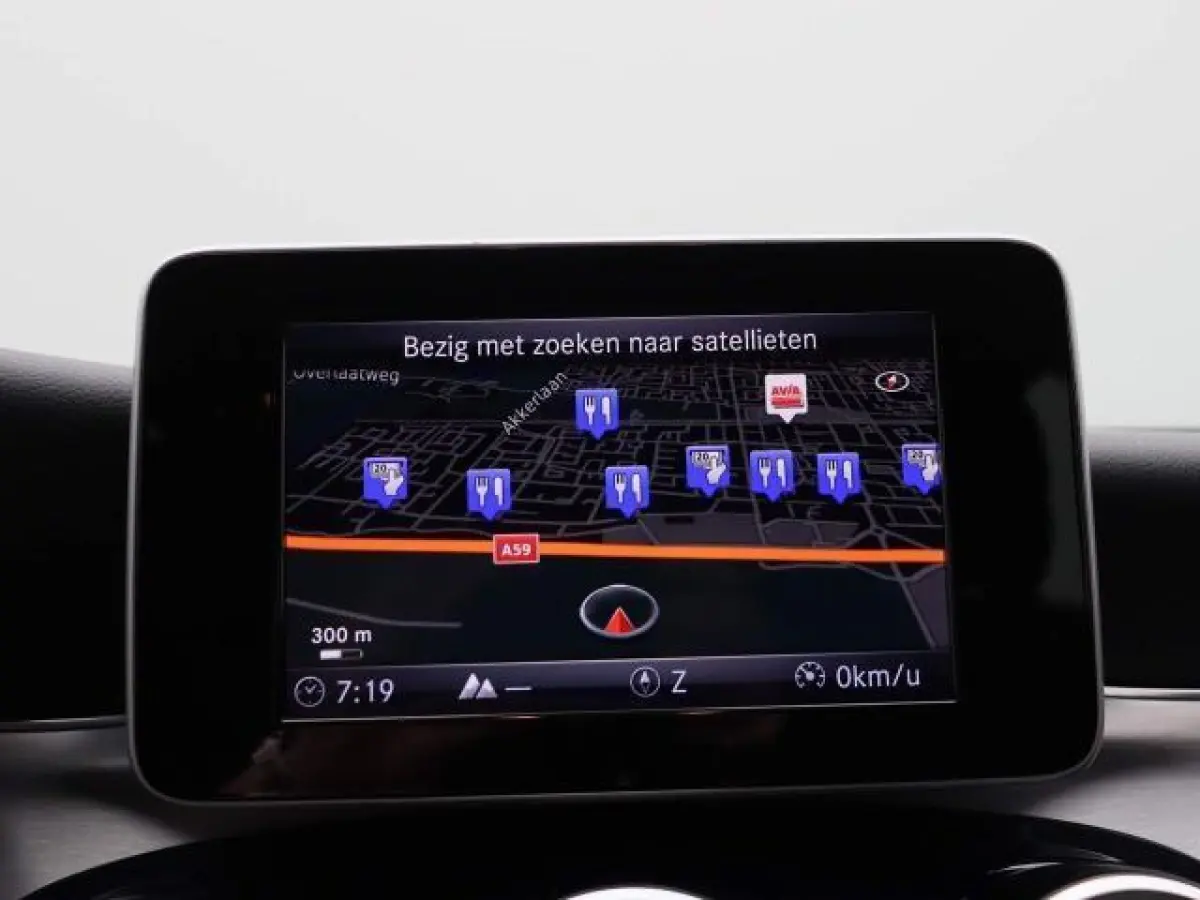 180 Premium | LED | Trekhaak | Camera | Apple CarPlay/Android Auto | Stoelverwarming | Dodehoekdetectie | Dealeronderhouden