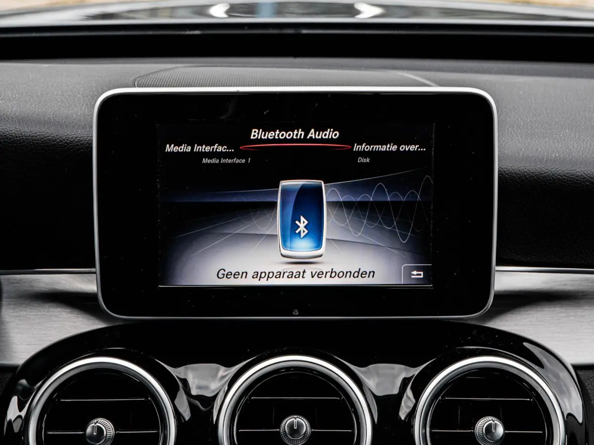 180 Premium | LED | Trekhaak | Camera | Apple CarPlay/Android Auto | Stoelverwarming | Dodehoekdetectie | Dealeronderhouden
