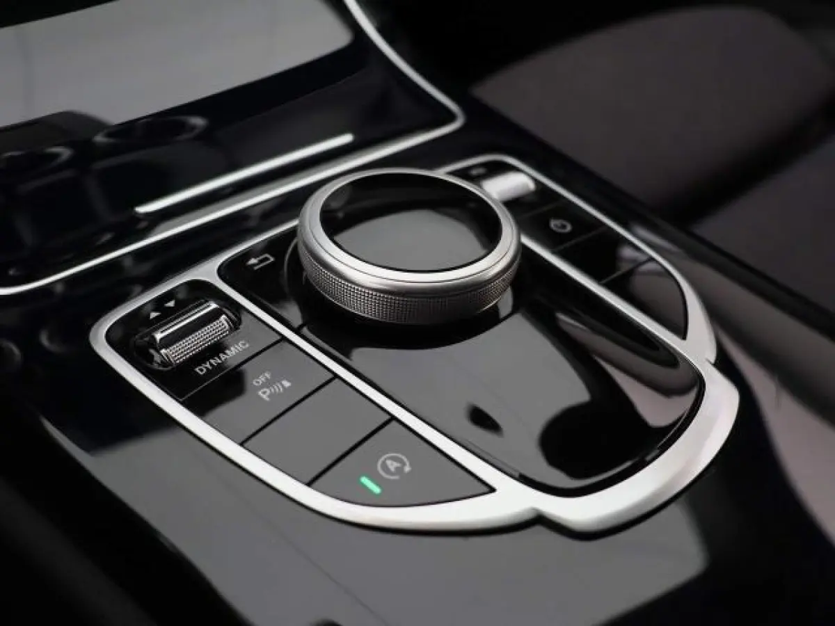 180 Premium | LED | Trekhaak | Camera | Apple CarPlay/Android Auto | Stoelverwarming | Dodehoekdetectie | Dealeronderhouden