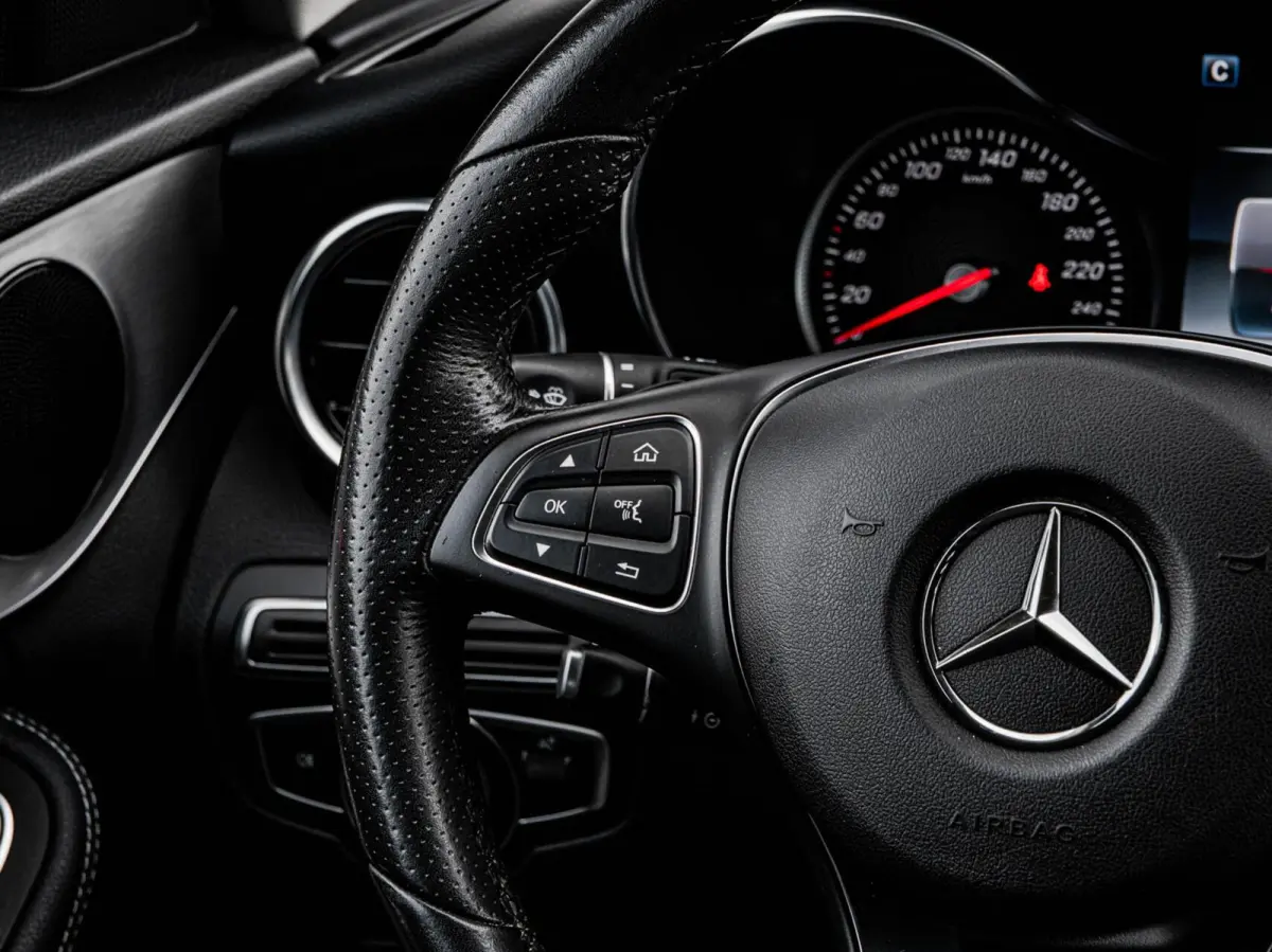 180 Premium | LED | Trekhaak | Camera | Apple CarPlay/Android Auto | Stoelverwarming | Dodehoekdetectie | Dealeronderhouden