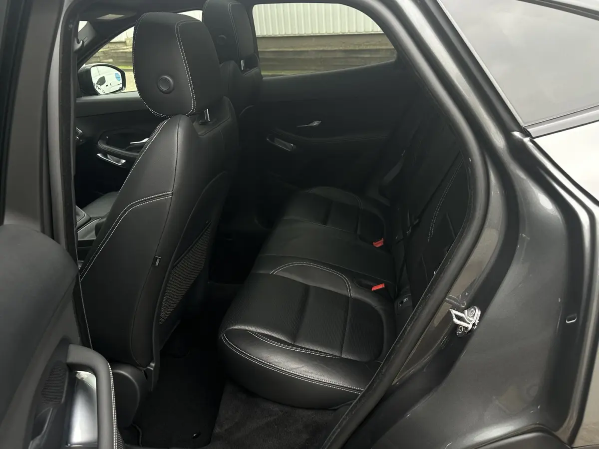 2.0 P200 AWD R-Dynamic HSE | Adapt.Cruise/Camera/Navi/Pano/20"/Ruit&Stoelverw.