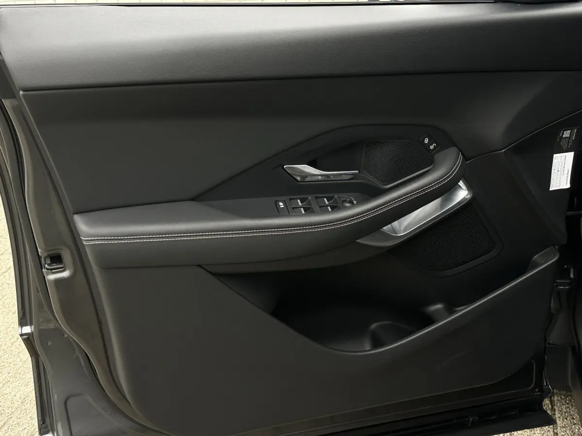 2.0 P200 AWD R-Dynamic HSE | Adapt.Cruise/Camera/Navi/Pano/20"/Ruit&Stoelverw.