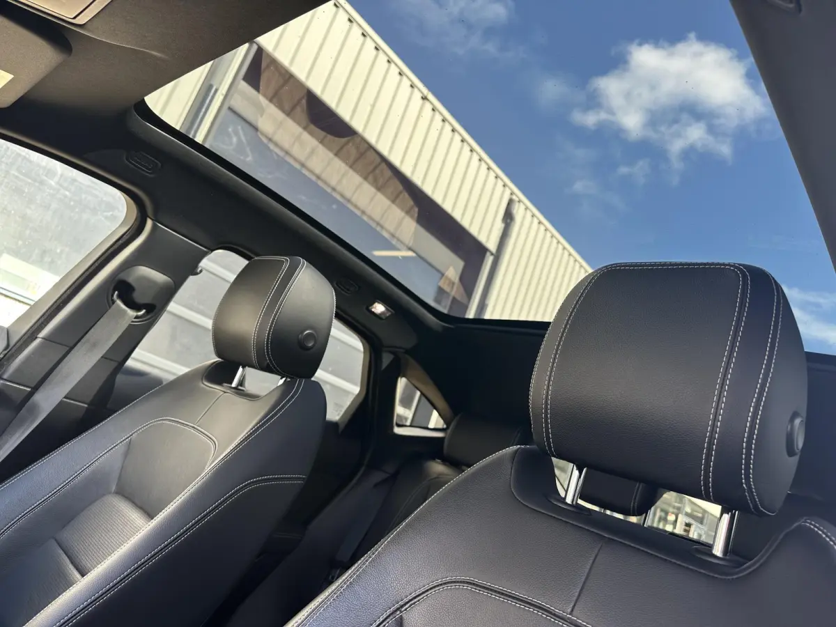 2.0 P200 AWD R-Dynamic HSE | Adapt.Cruise/Camera/Navi/Pano/20"/Ruit&Stoelverw.