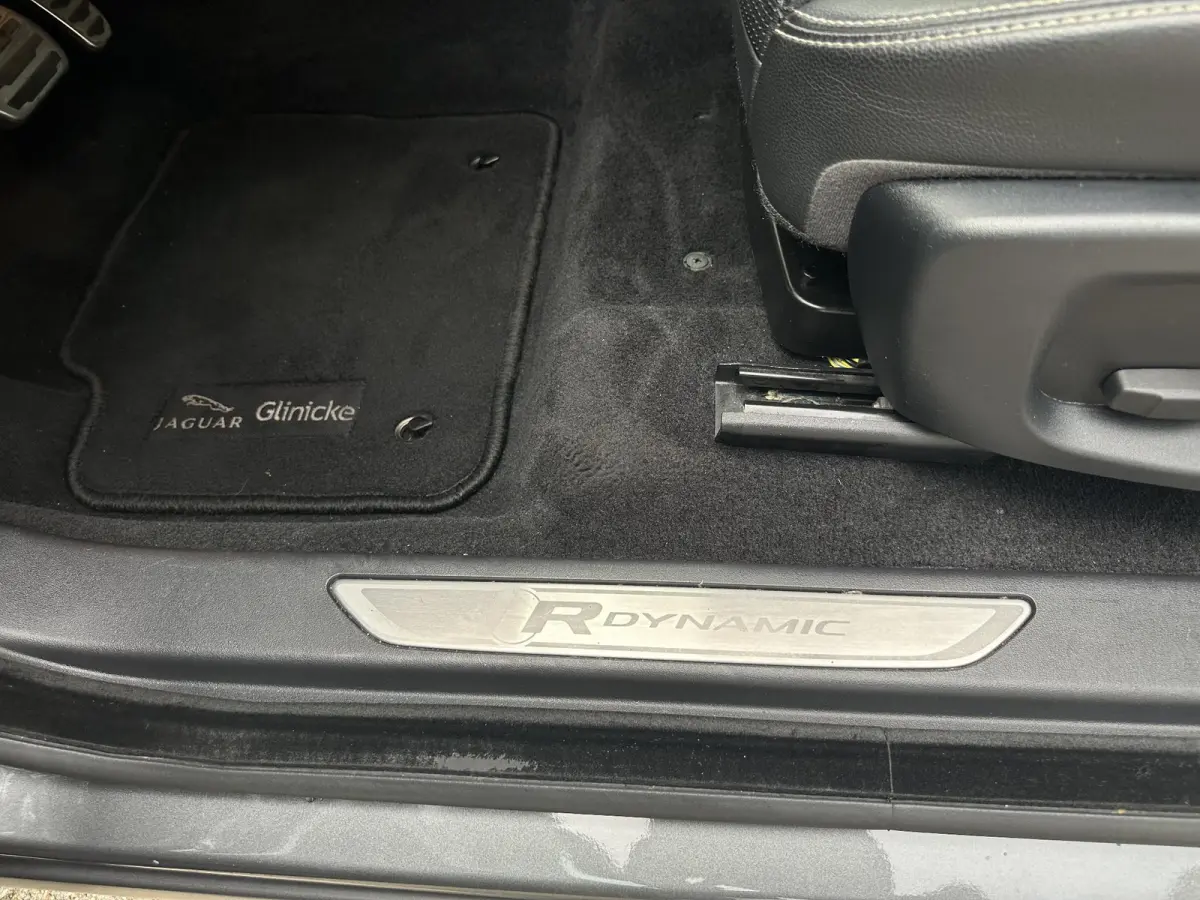 2.0 P200 AWD R-Dynamic HSE | Adapt.Cruise/Camera/Navi/Pano/20"/Ruit&Stoelverw.