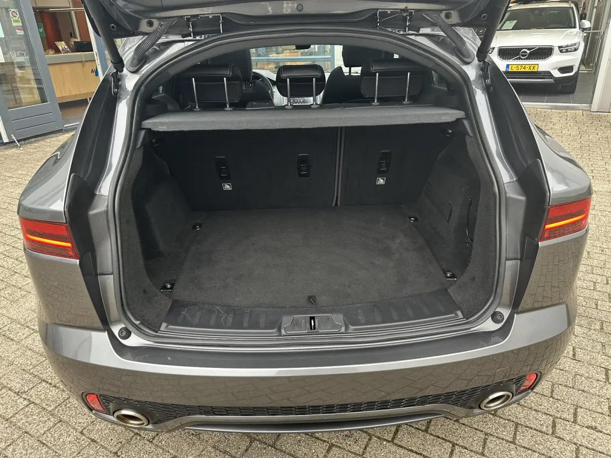 2.0 P200 AWD R-Dynamic HSE | Adapt.Cruise/Camera/Navi/Pano/20"/Ruit&Stoelverw.