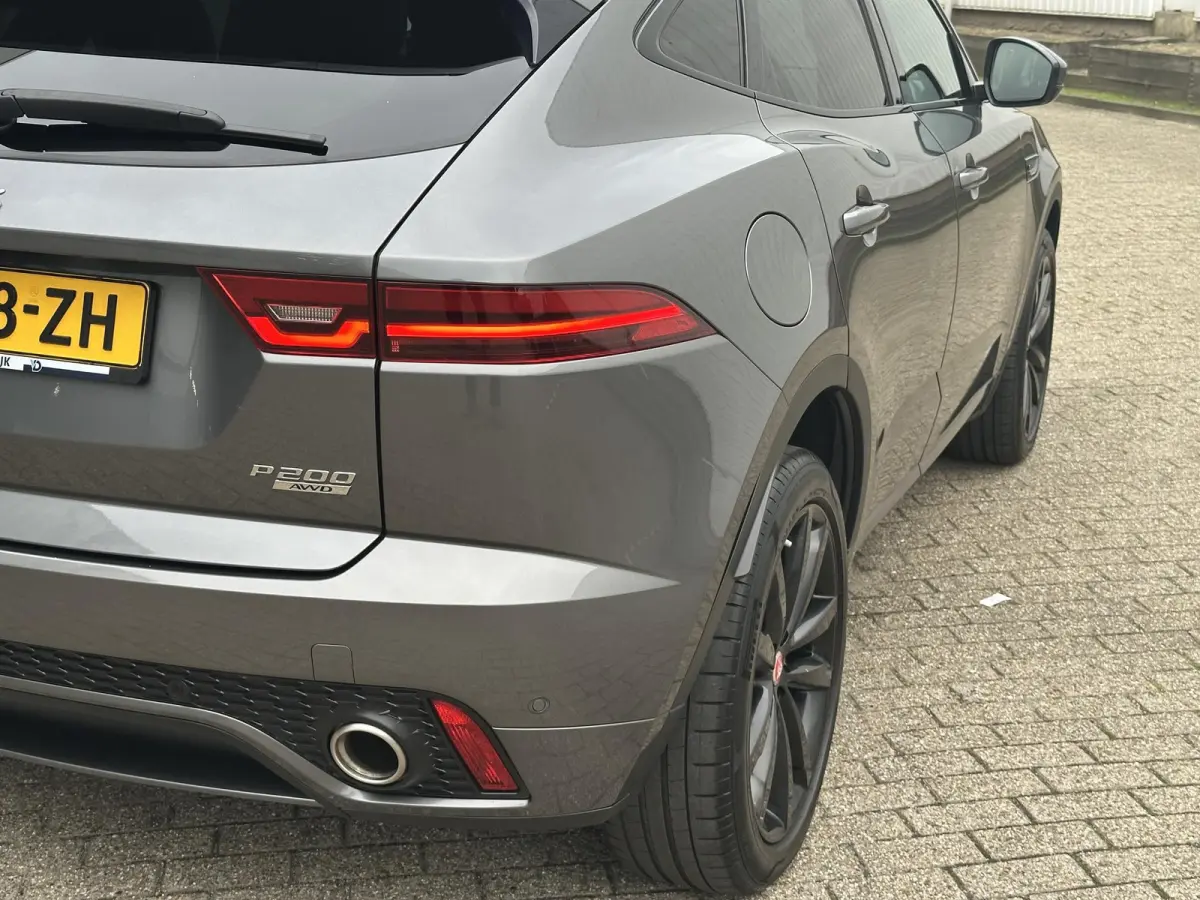 2.0 P200 AWD R-Dynamic HSE | Adapt.Cruise/Camera/Navi/Pano/20"/Ruit&Stoelverw.