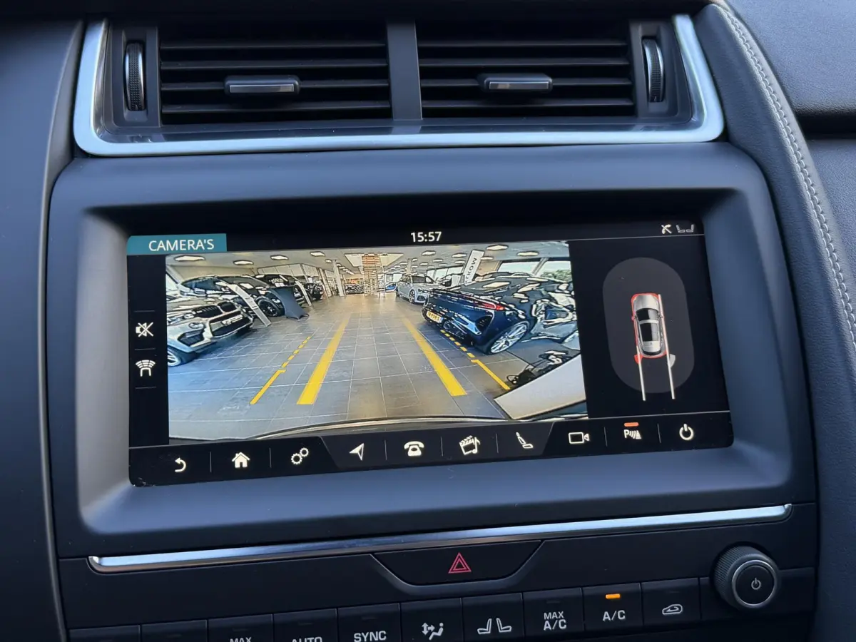 2.0 P200 AWD R-Dynamic HSE | Adapt.Cruise/Camera/Navi/Pano/20"/Ruit&Stoelverw.