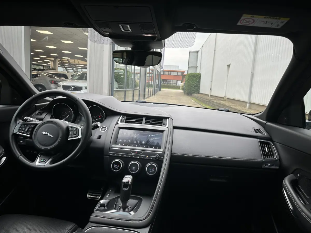 2.0 P200 AWD R-Dynamic HSE | Adapt.Cruise/Camera/Navi/Pano/20"/Ruit&Stoelverw.