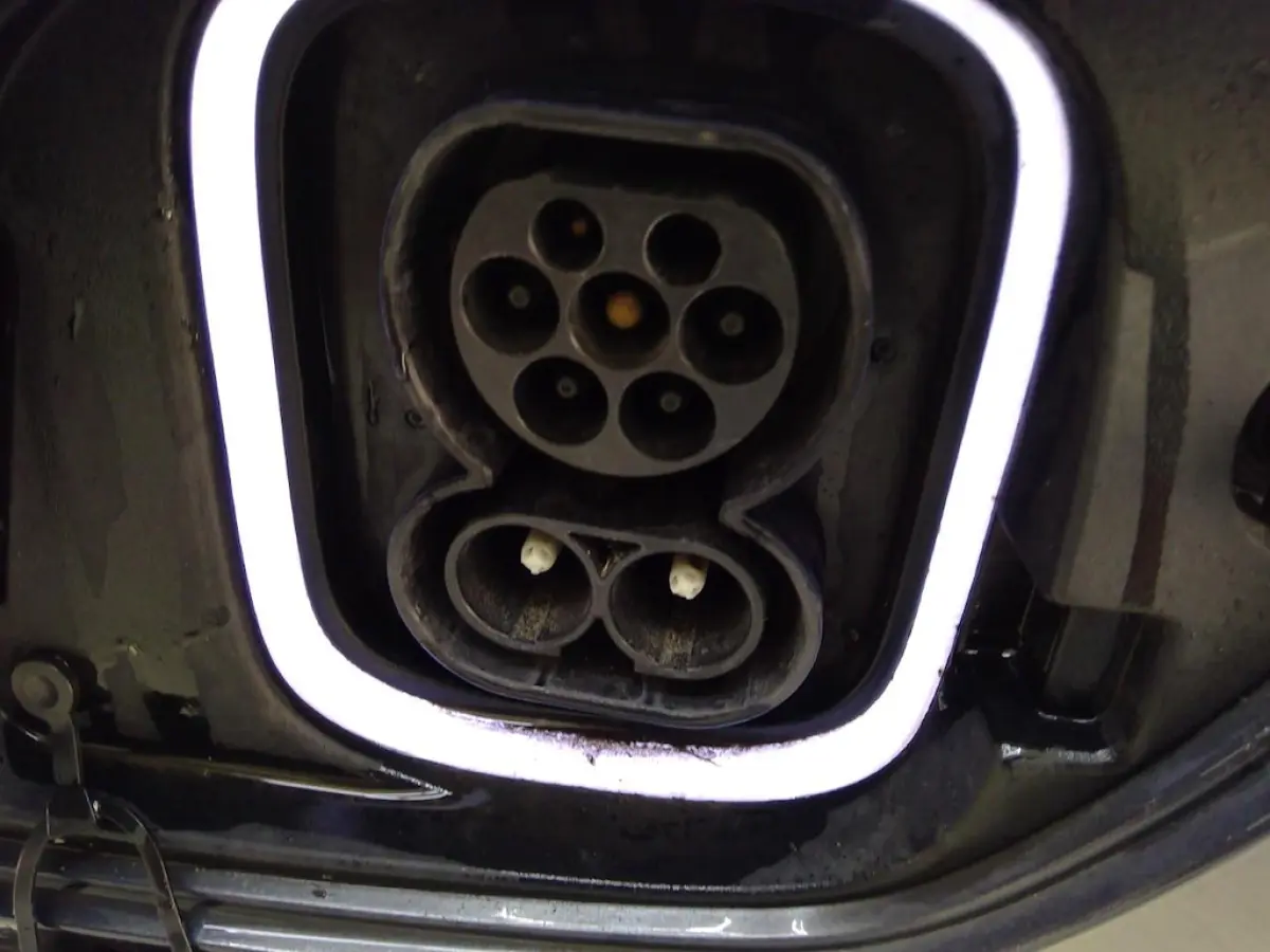 EV Limited SKY PREMIUM 64 kWh PANO SOH 100% WARMTEPOMP