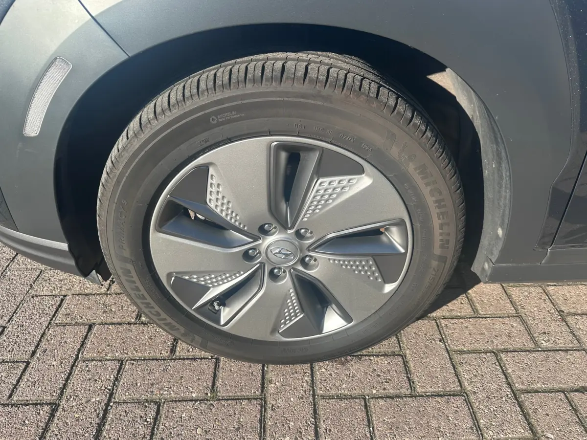 EV Limited SKY PREMIUM 64 kWh PANO SOH 100% WARMTEPOMP