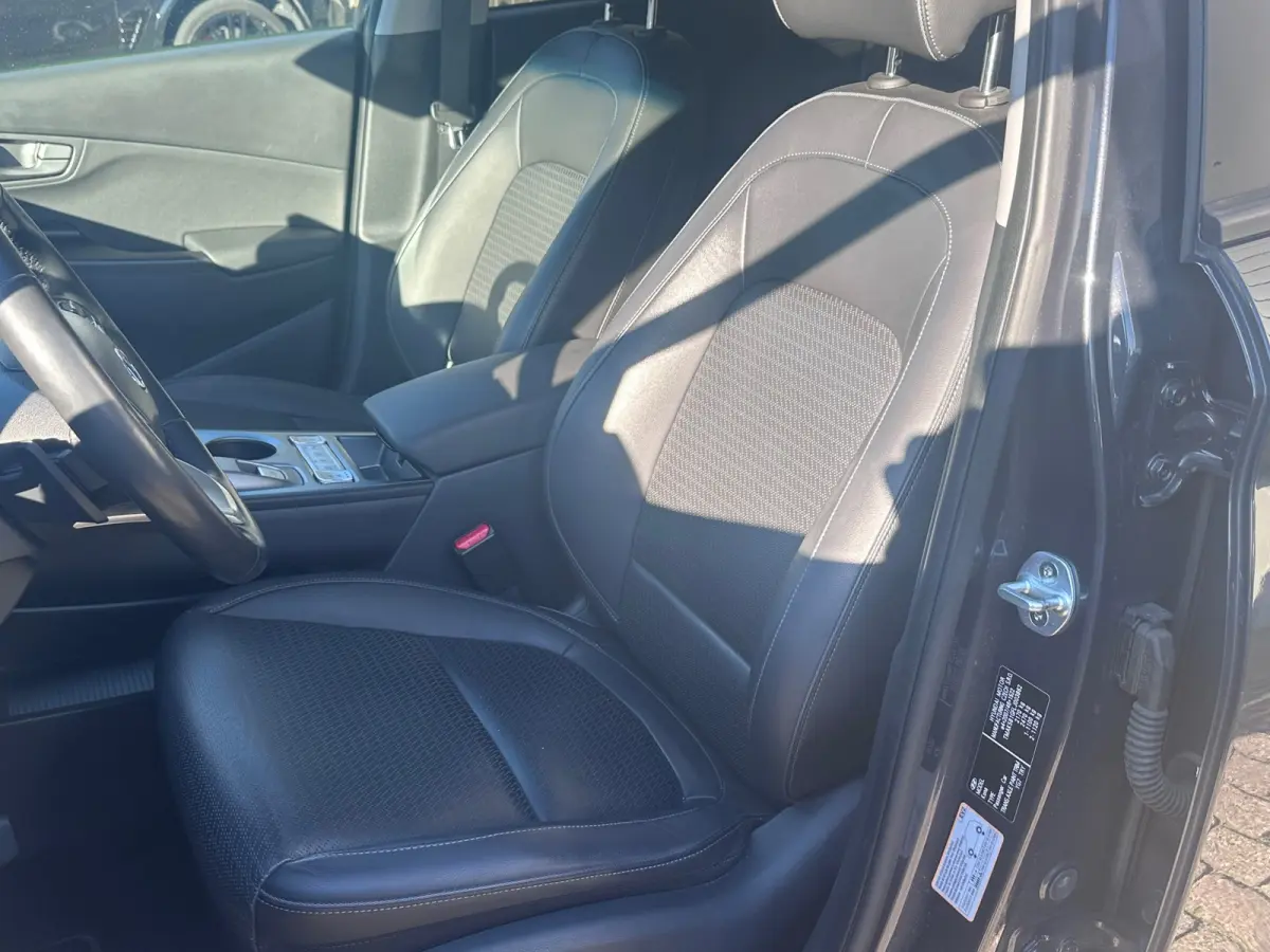 EV Limited SKY PREMIUM 64 kWh PANO SOH 100% WARMTEPOMP
