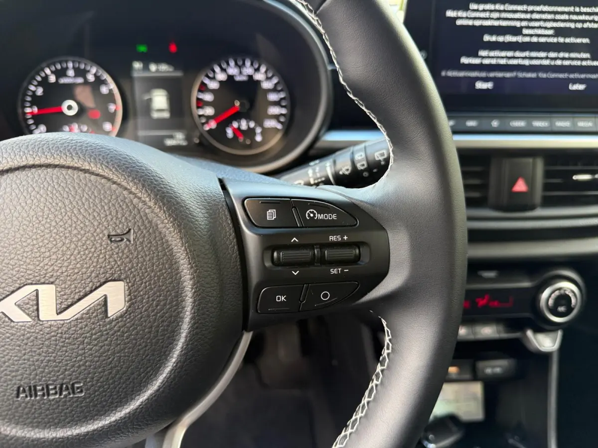 1.0 DPi DynamicPlusLine | AUTOMAAT | Climate control | Apple/Android Carplay| Parkeercamera | All-Season banden | Keyless
