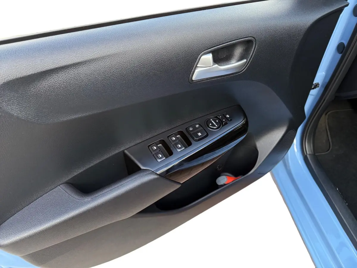 1.0 DPi DynamicPlusLine | AUTOMAAT | Climate control | Apple/Android Carplay| Parkeercamera | All-Season banden | Keyless