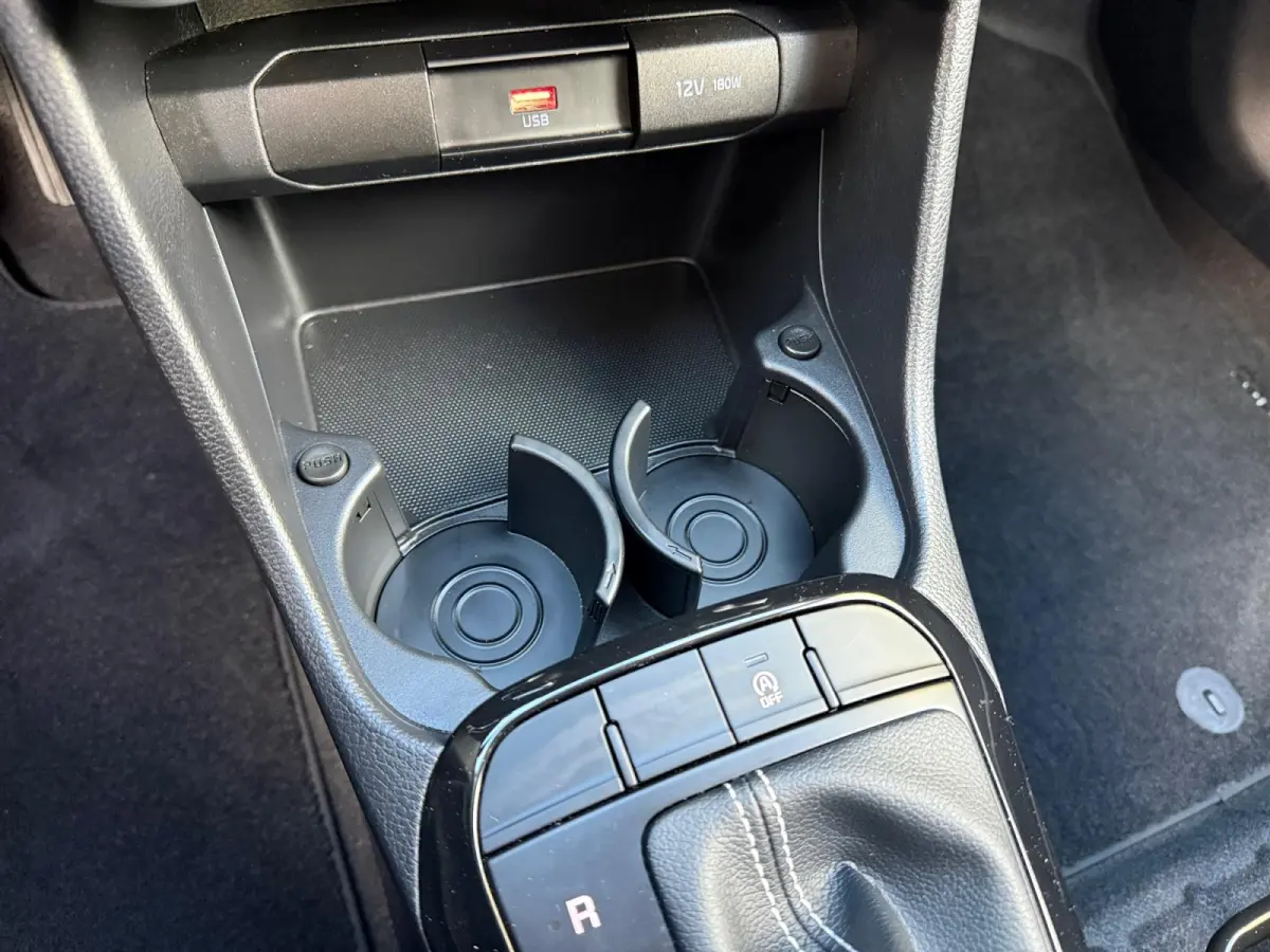 1.0 DPi DynamicPlusLine | AUTOMAAT | Climate control | Apple/Android Carplay| Parkeercamera | All-Season banden | Keyless