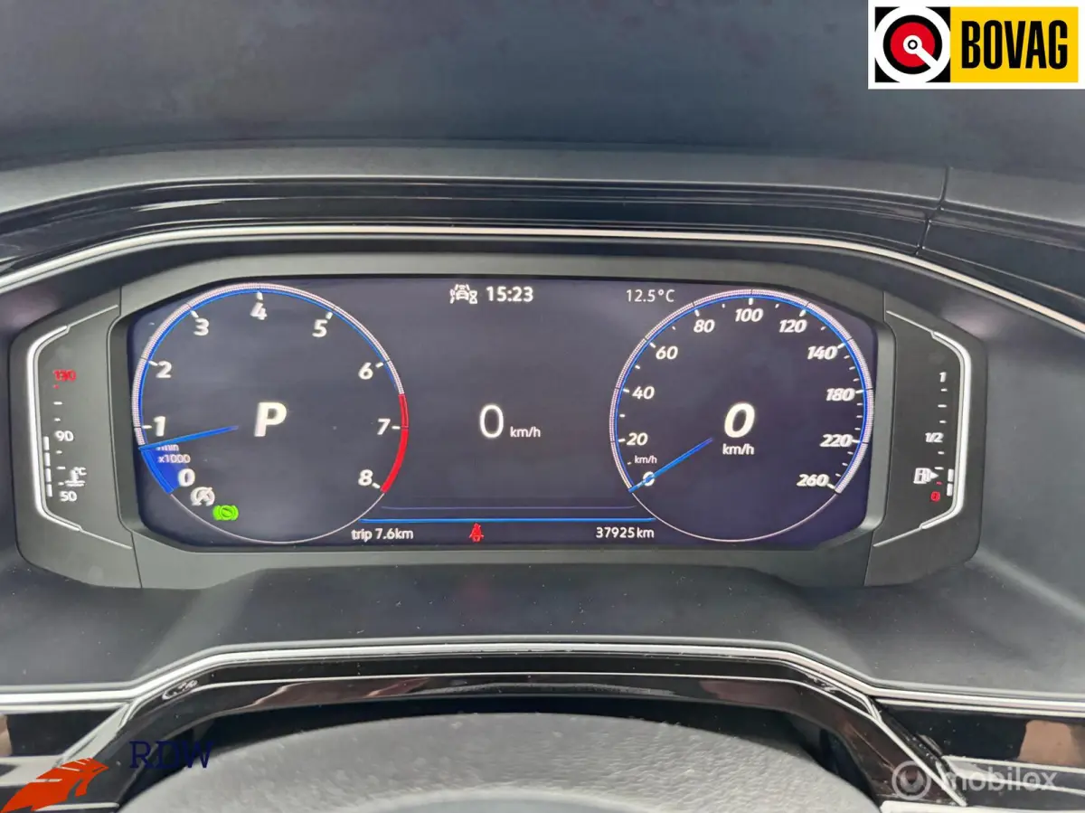 1.5 TSI R-Line IQ-LIGHT/KEYLESS/CARPLAY