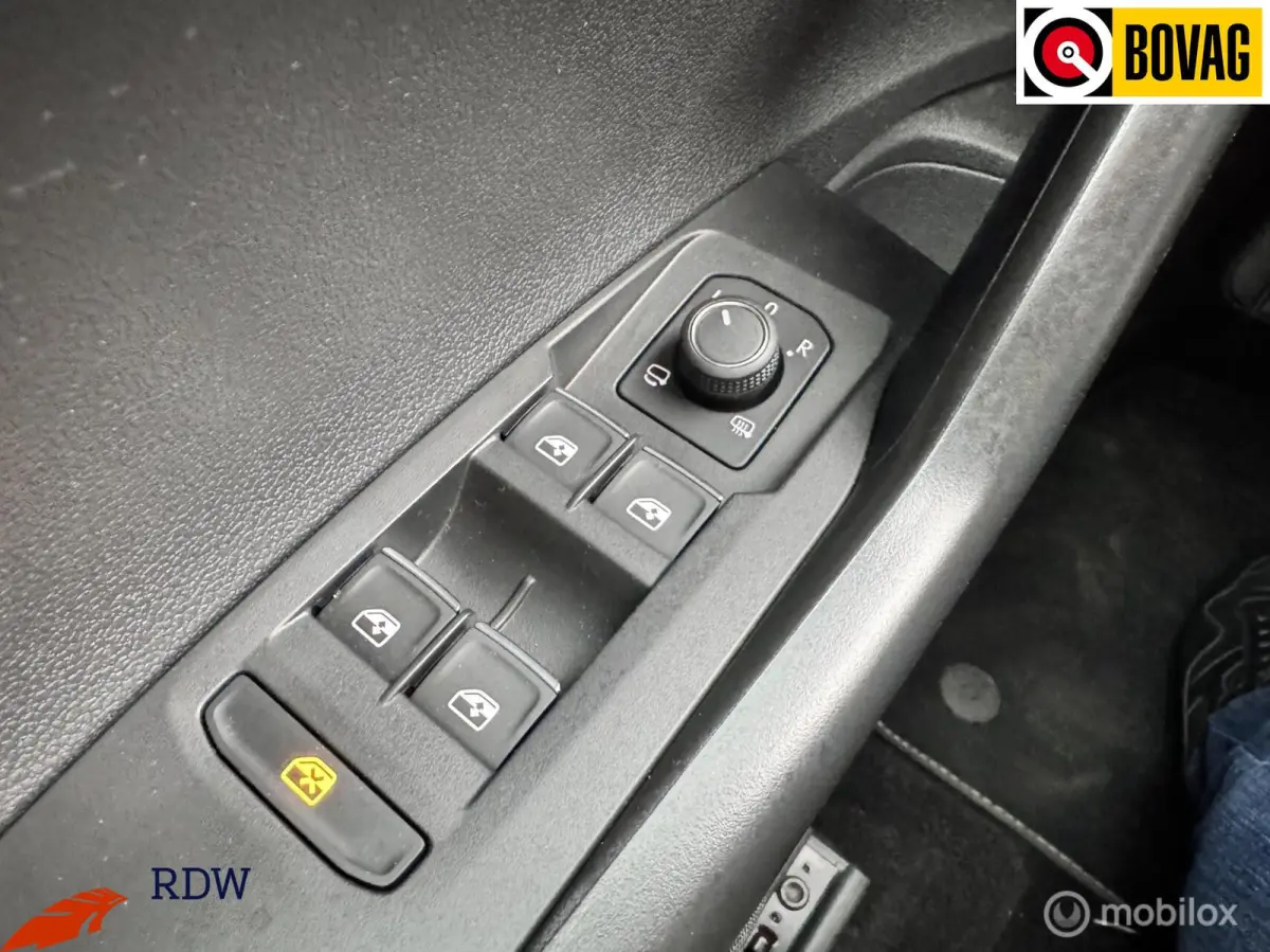 1.5 TSI R-Line IQ-LIGHT/KEYLESS/CARPLAY