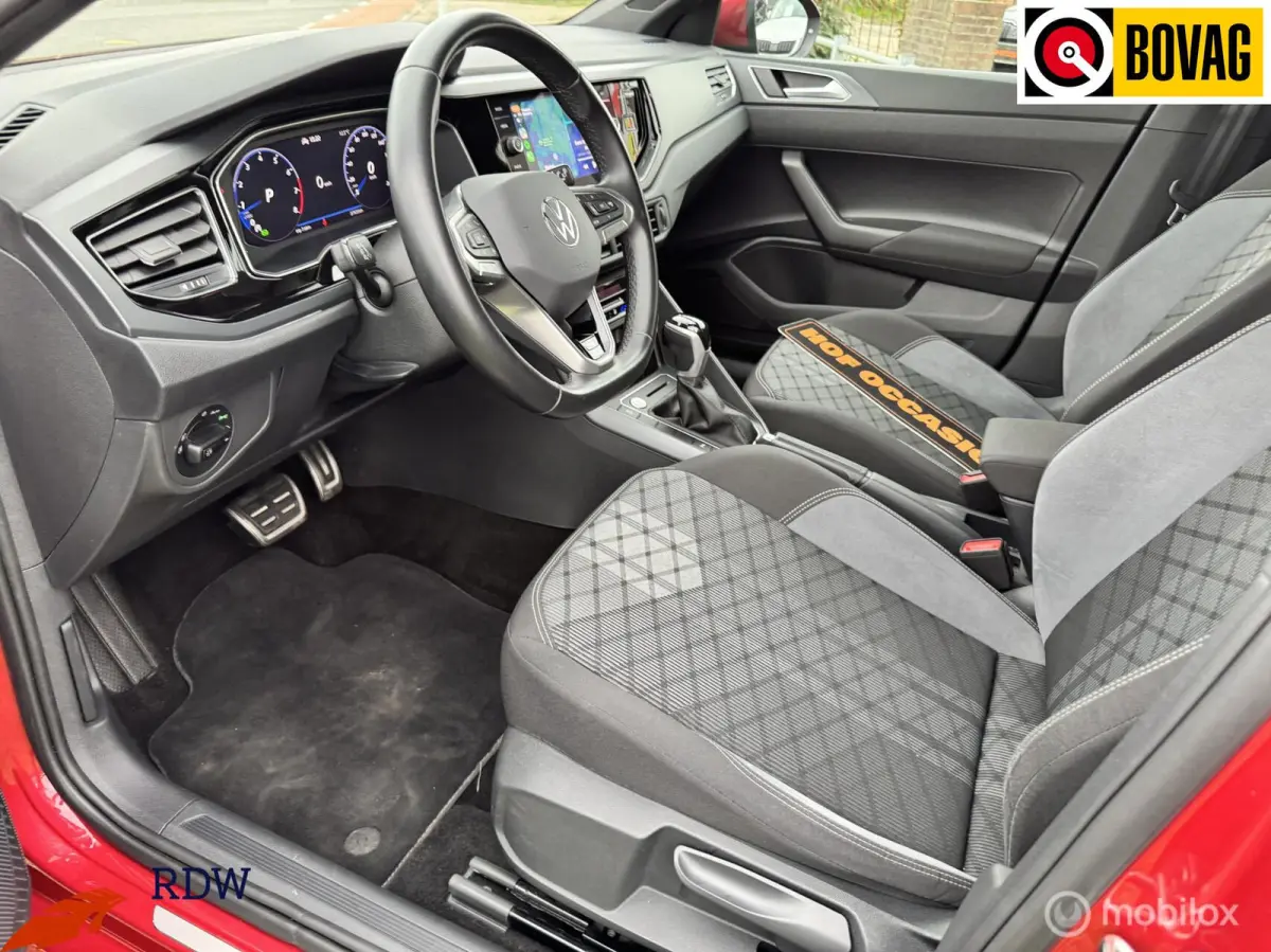 1.5 TSI R-Line IQ-LIGHT/KEYLESS/CARPLAY