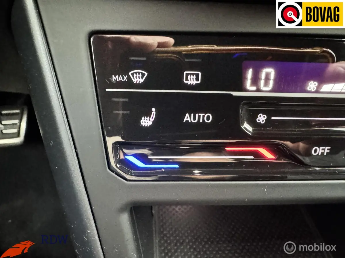 1.5 TSI R-Line IQ-LIGHT/KEYLESS/CARPLAY