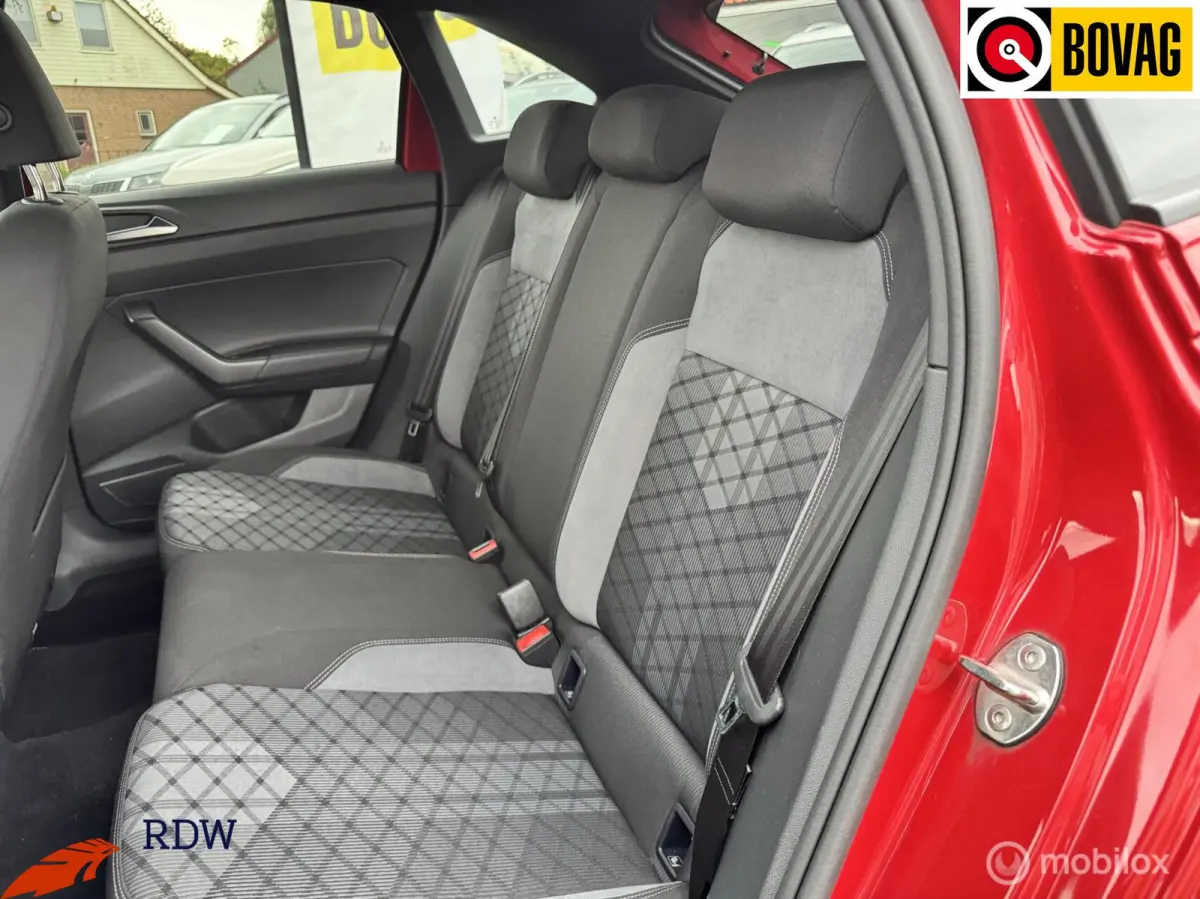 1.5 TSI R-Line IQ-LIGHT/KEYLESS/CARPLAY