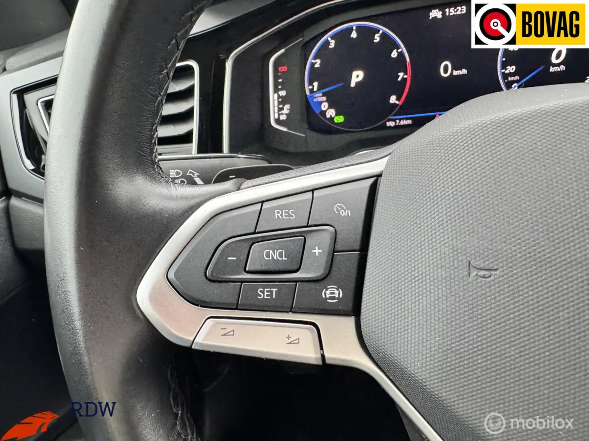 1.5 TSI R-Line IQ-LIGHT/KEYLESS/CARPLAY