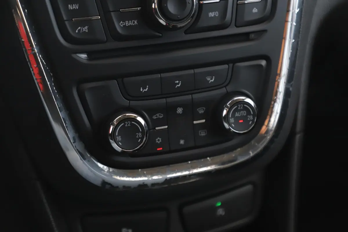 1.4 T Innovation 140PK Trekhaak Navigatie Achteruitrijcamera LMV Climate Cruise Control