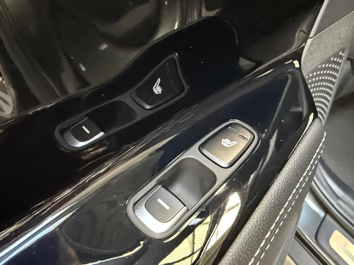 ExecutiveLine 64 kWh Full options | Stoelverwarming + verkoeling | Navigatie / Carplay | Dodehoekdetectie | Memory seat