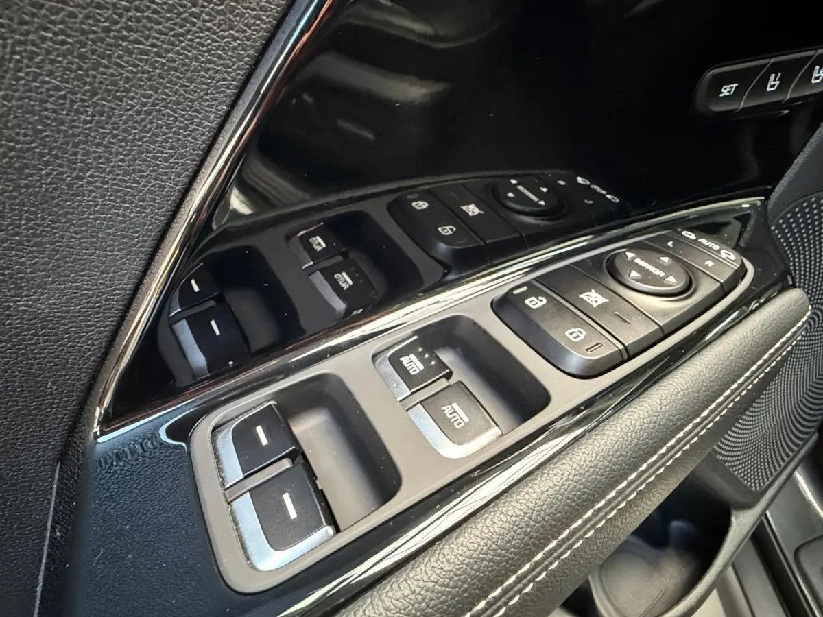 ExecutiveLine 64 kWh Full options | Stoelverwarming + verkoeling | Navigatie / Carplay | Dodehoekdetectie | Memory seat