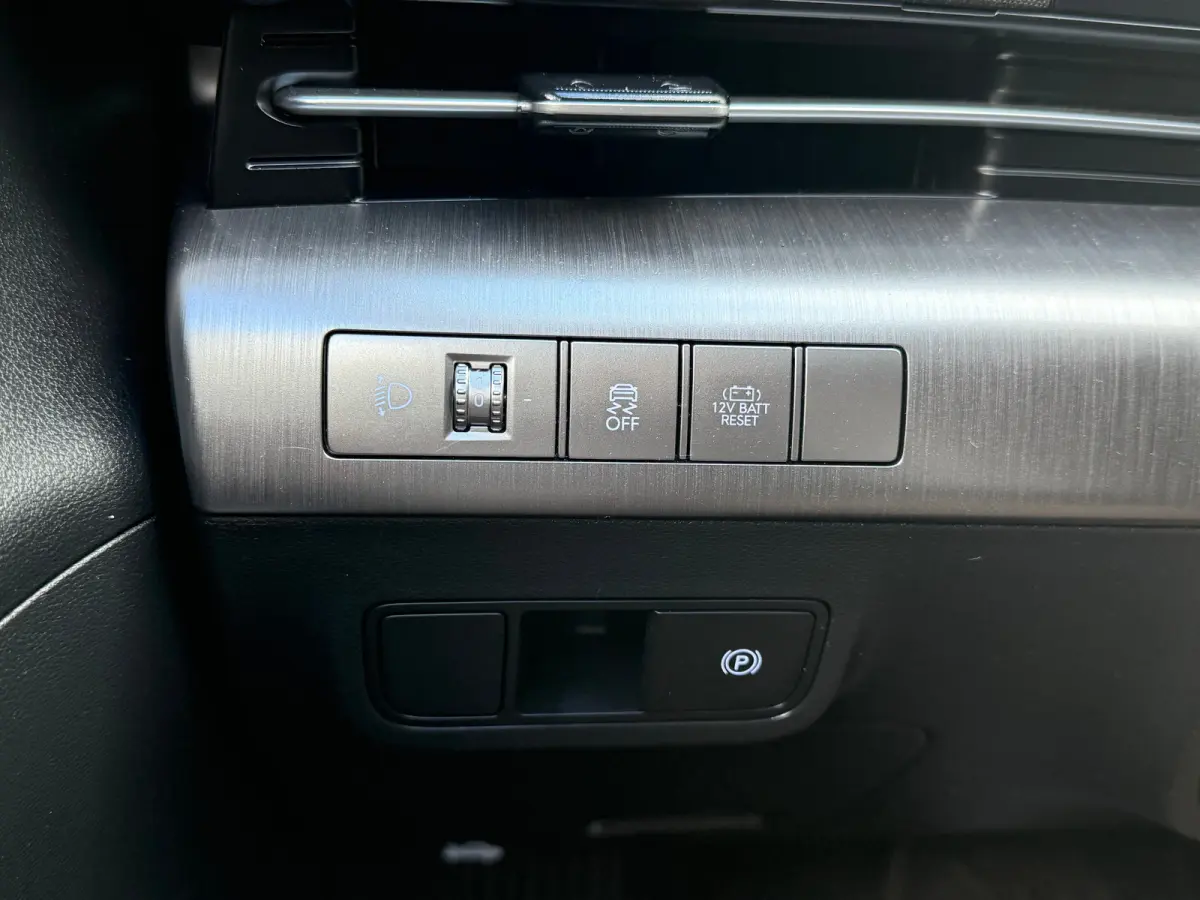 1.6 GDI HEV Comfort Afneembare Trekhaak / 1100 kg Trekgewicht / 1e Eigenaar / Hybride / Automaat / Adaptieve cruise control / Achteruitrijcamera / Parkeersensoren / Navigatiesysteem / Apple 