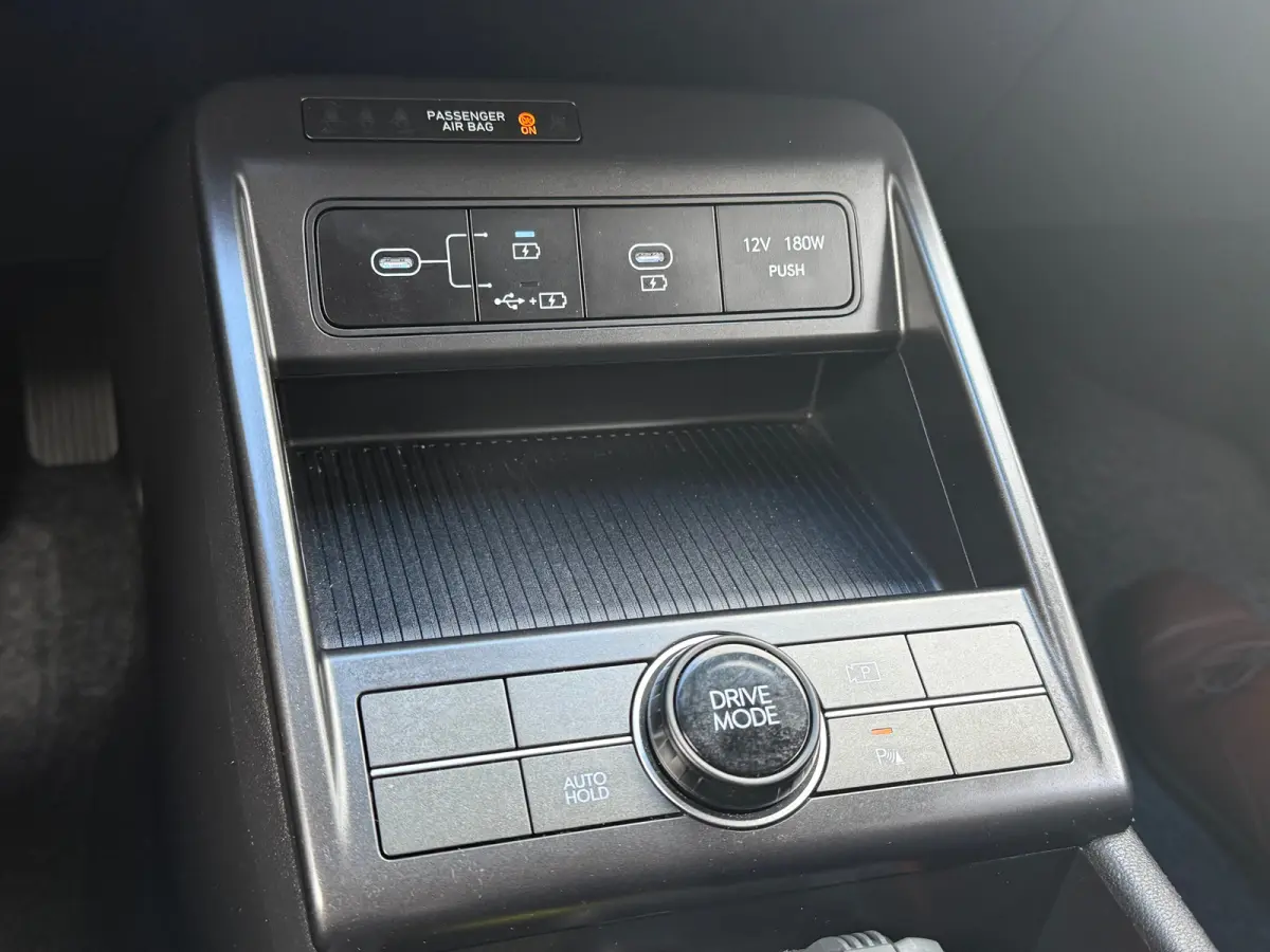 1.6 GDI HEV Comfort Afneembare Trekhaak / 1100 kg Trekgewicht / 1e Eigenaar / Hybride / Automaat / Adaptieve cruise control / Achteruitrijcamera / Parkeersensoren / Navigatiesysteem / Apple 