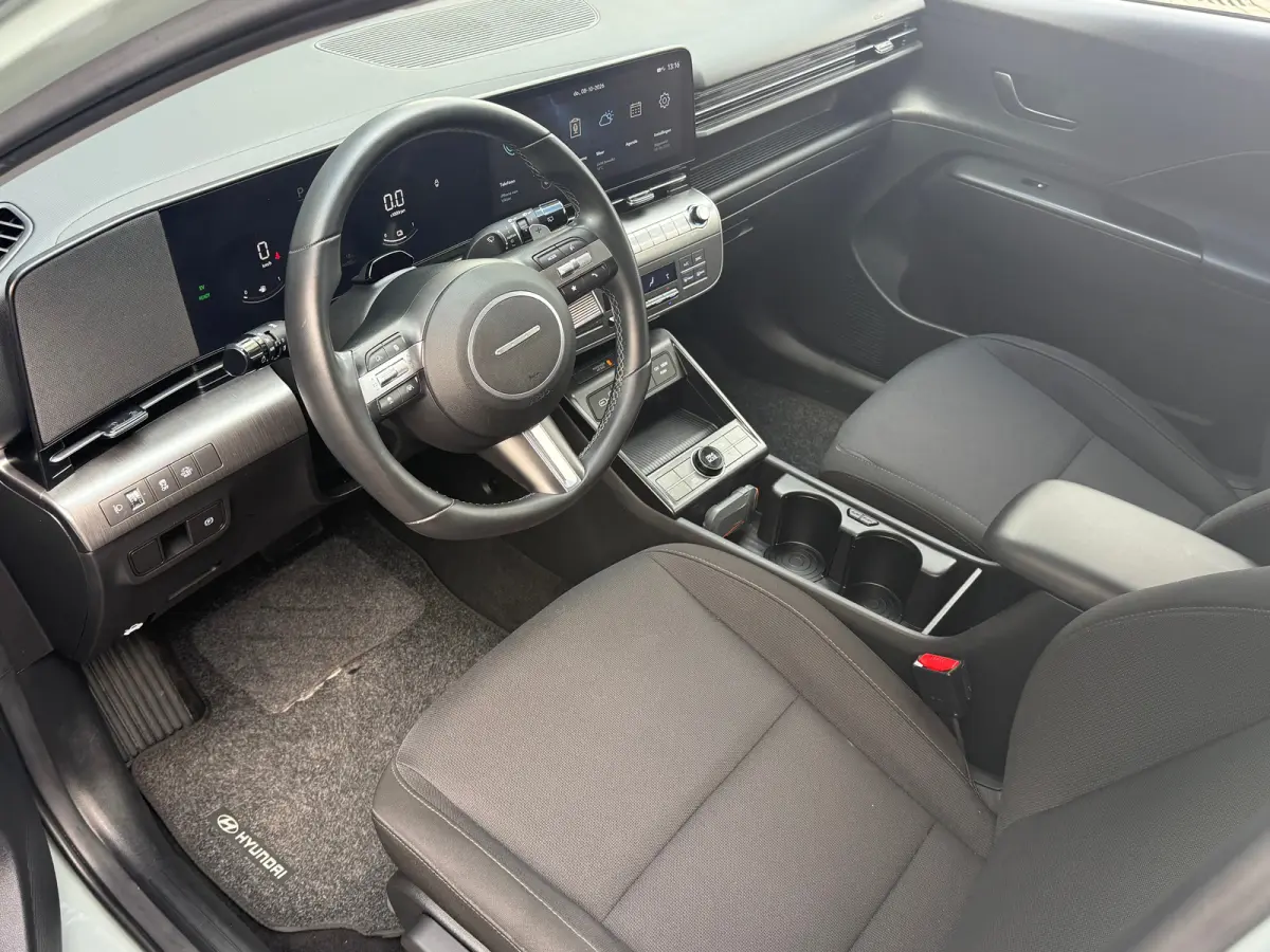 1.6 GDI HEV Comfort Afneembare Trekhaak / 1100 kg Trekgewicht / 1e Eigenaar / Hybride / Automaat / Adaptieve cruise control / Achteruitrijcamera / Parkeersensoren / Navigatiesysteem / Apple 