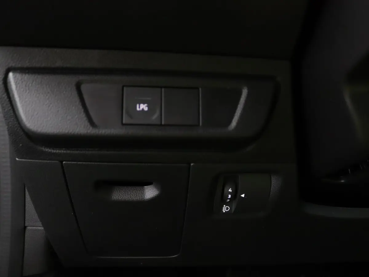 TCe 100 ECO-G Expression | Navigatie | Achteruitrijcamera |