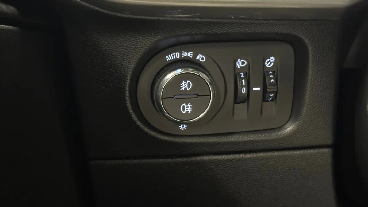 1.2 TURBO 130PK ULTIMATE AUTOMAAT / NAVI / LEDER / CLIMA / LED / PDC / 18" LMV / CAMERA / KEYLESS / ALCANTARA / ADAPT. CRUISECONTROL !!