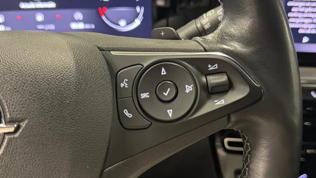 1.2 TURBO 130PK ULTIMATE AUTOMAAT / NAVI / LEDER / CLIMA / LED / PDC / 18" LMV / CAMERA / KEYLESS / ALCANTARA / ADAPT. CRUISECONTROL !!