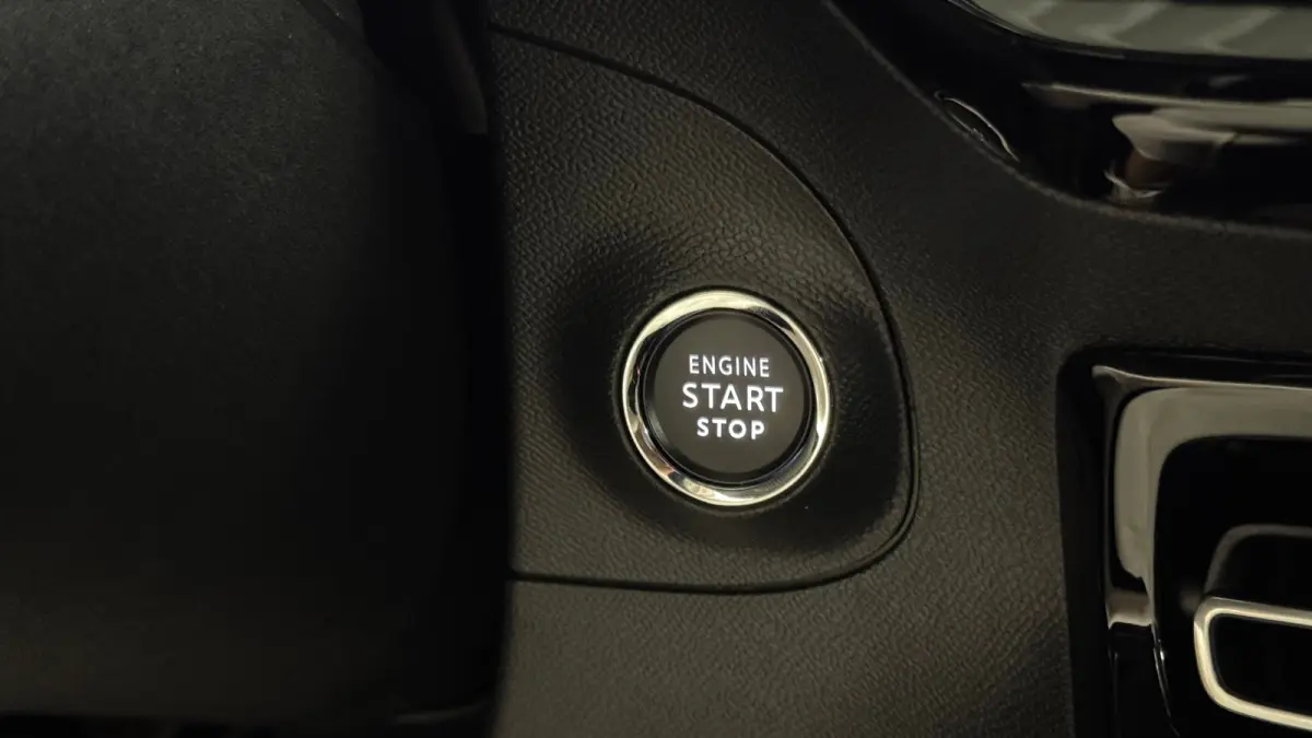 1.2 TURBO 130PK ULTIMATE AUTOMAAT / NAVI / LEDER / CLIMA / LED / PDC / 18" LMV / CAMERA / KEYLESS / ALCANTARA / ADAPT. CRUISECONTROL !!