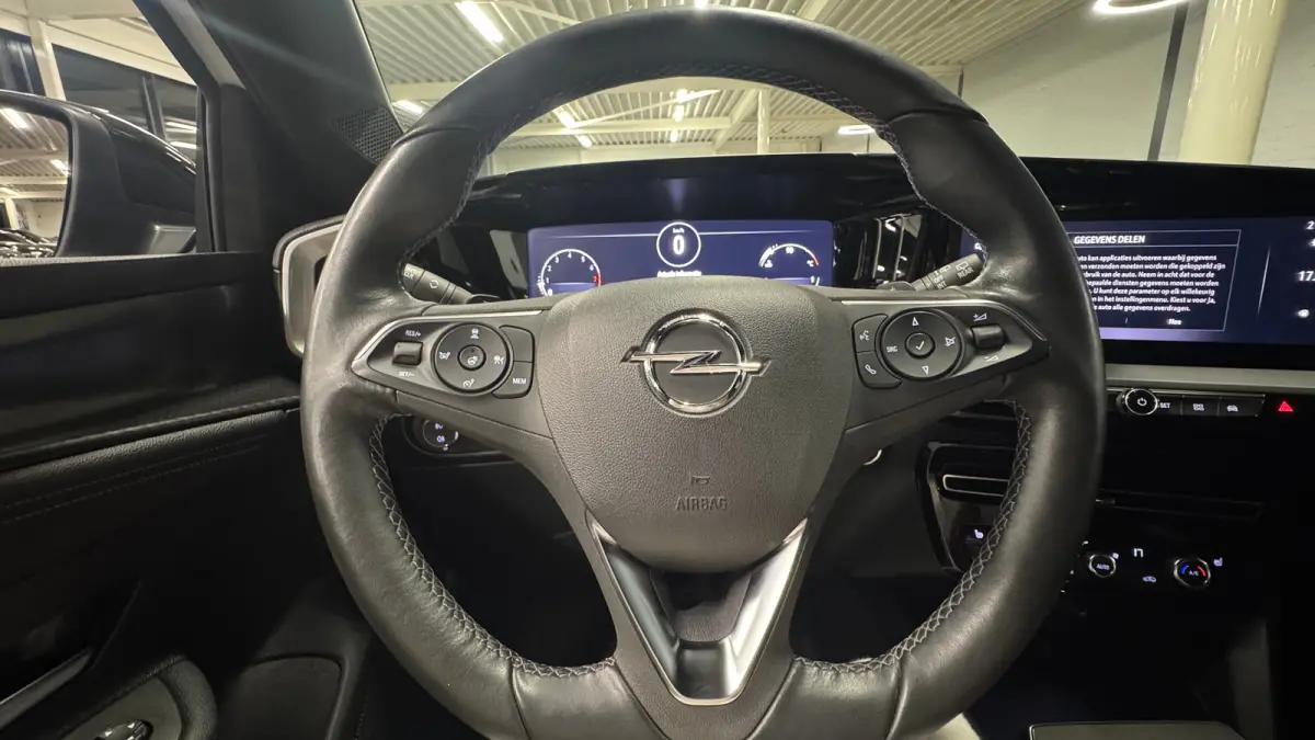 1.2 TURBO 130PK ULTIMATE AUTOMAAT / NAVI / LEDER / CLIMA / LED / PDC / 18" LMV / CAMERA / KEYLESS / ALCANTARA / ADAPT. CRUISECONTROL !!
