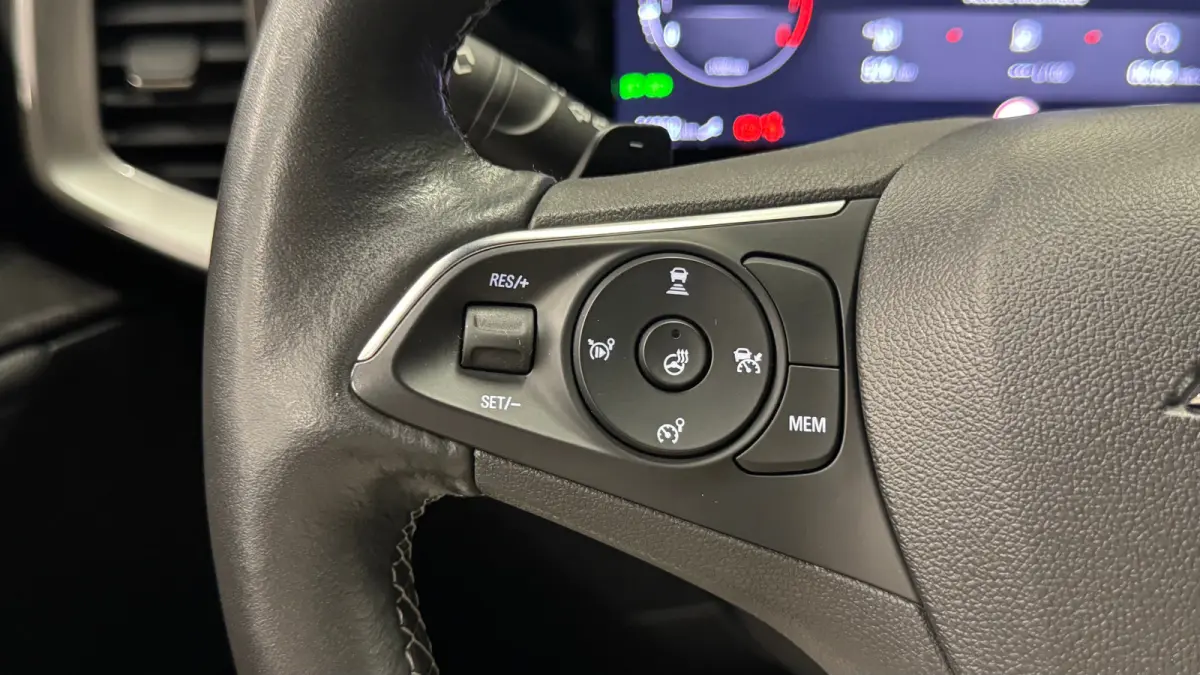1.2 TURBO 130PK ULTIMATE AUTOMAAT / NAVI / LEDER / CLIMA / LED / PDC / 18" LMV / CAMERA / KEYLESS / ALCANTARA / ADAPT. CRUISECONTROL !!