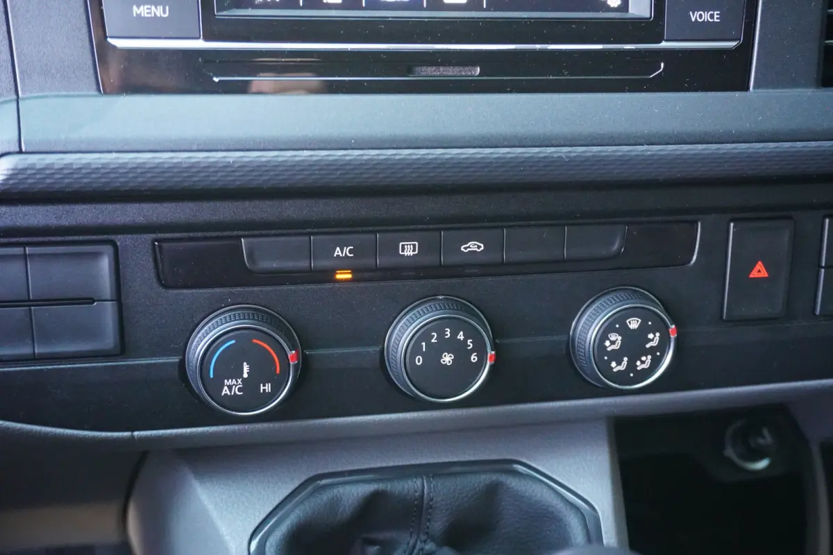 L2H1 Apple Carplay Camera 19" Velgen 3-zits Trekhaak Sidesteps Front spoiler Cruise control