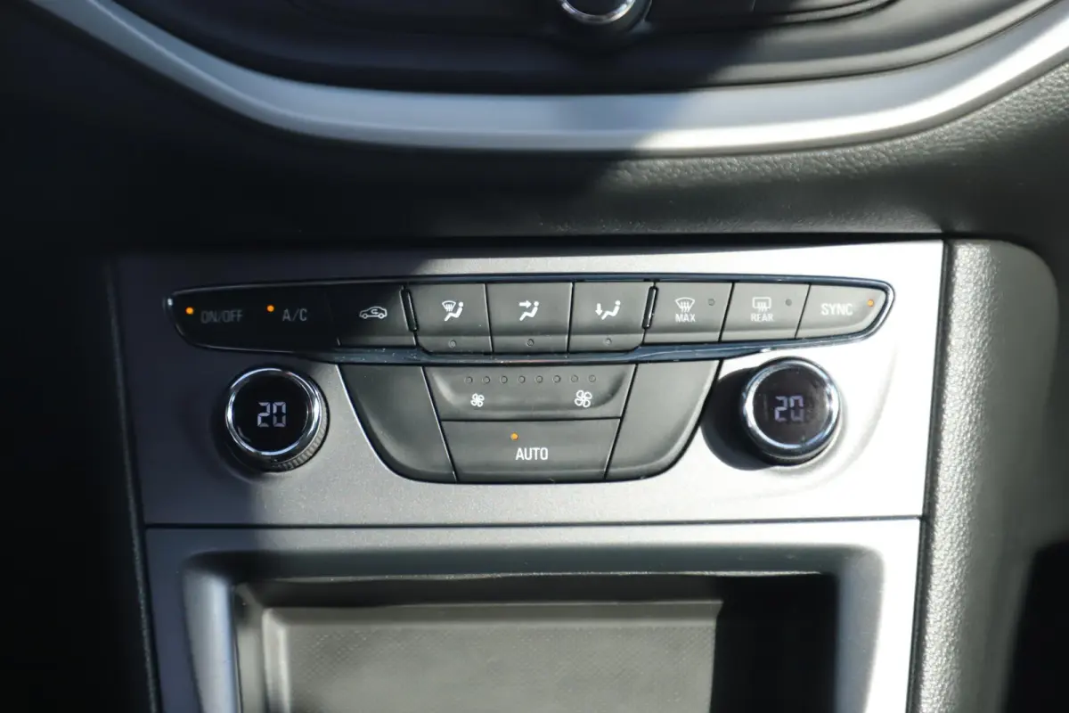 1.2 Edition 131PK Trekhaak Navigatie Achteruitrijcamera Carplay Android Climate Cruise Control
