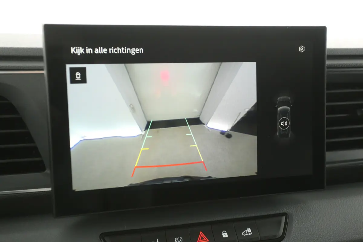 3,5t Long Range 87 kWh L2H2 | NIEUW | Snelladen | SOH 99% | Clima | Carplay | 2500kg Trekgew. | Virtual | Camera | 3 Zits | LED