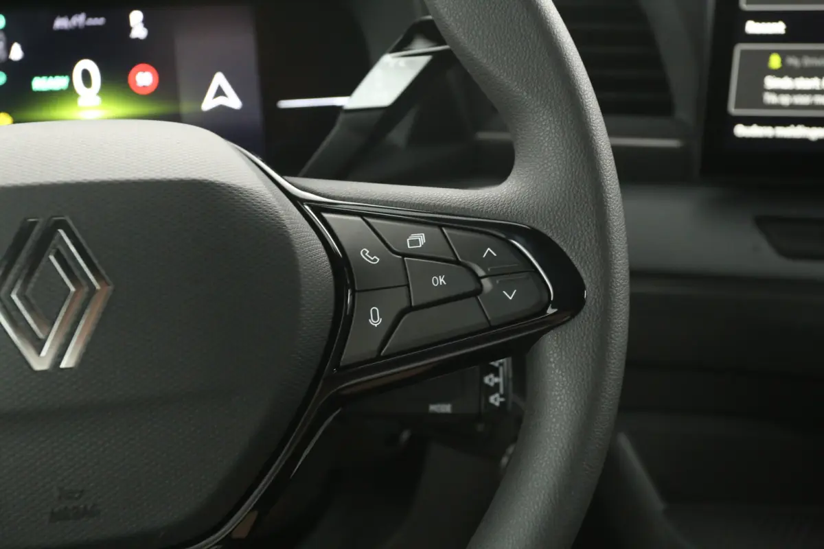 3,5t Long Range 87 kWh L2H2 | NIEUW | Snelladen | SOH 99% | Clima | Carplay | 2500kg Trekgew. | Virtual | Camera | 3 Zits | LED