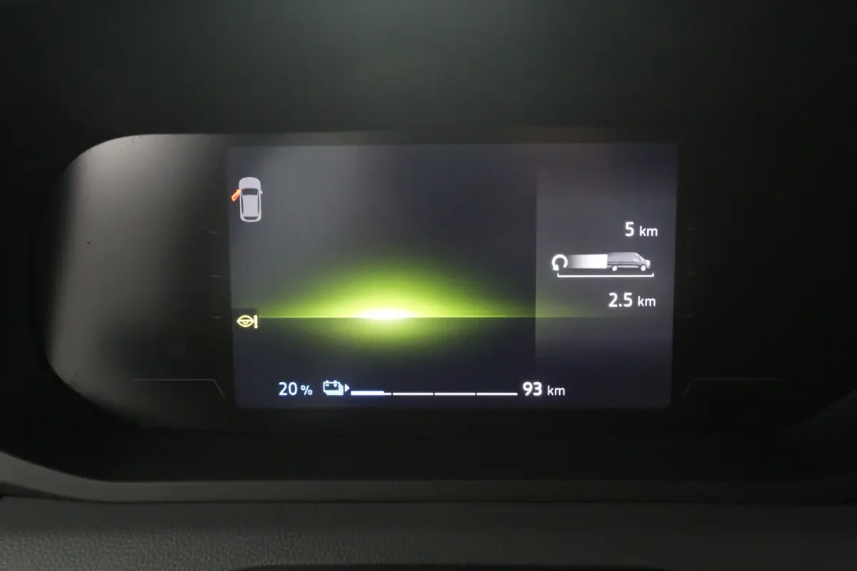 3,5t Long Range 87 kWh L2H2 | NIEUW | Snelladen | SOH 99% | Clima | Carplay | 2500kg Trekgew. | Virtual | Camera | 3 Zits | LED