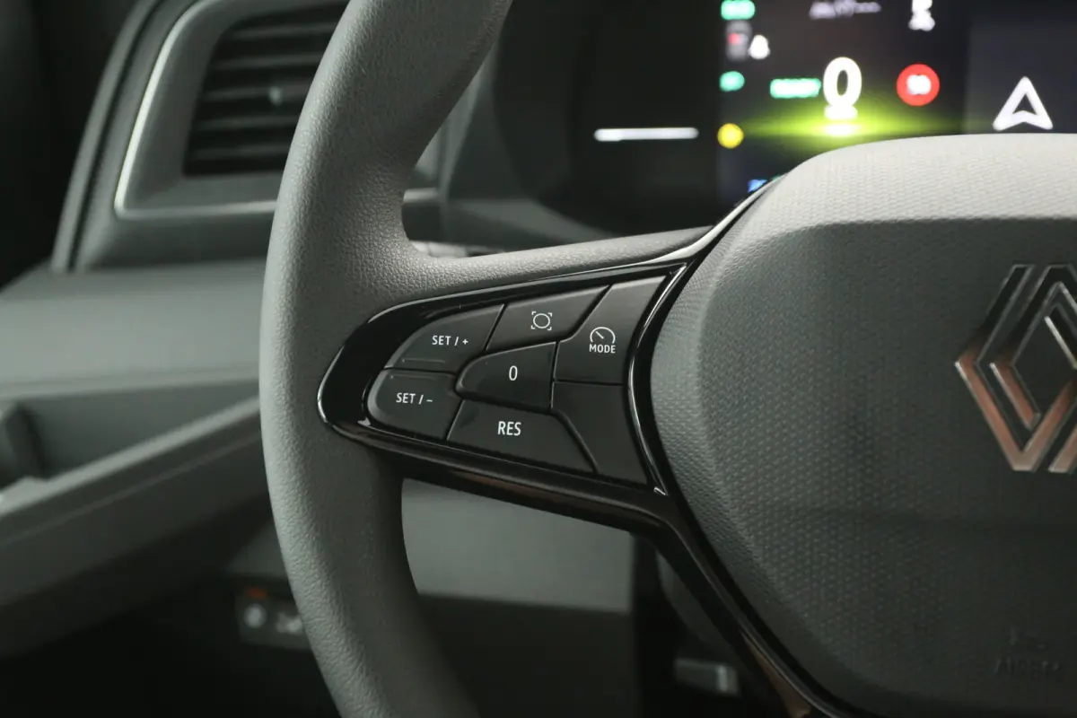 3,5t Long Range 87 kWh L2H2 | NIEUW | Snelladen | SOH 99% | Clima | Carplay | 2500kg Trekgew. | Virtual | Camera | 3 Zits | LED