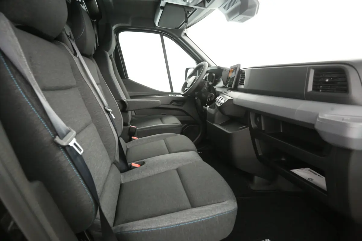 3,5t Long Range 87 kWh L2H2 | NIEUW | Snelladen | SOH 99% | Clima | Carplay | 2500kg Trekgew. | Virtual | Camera | 3 Zits | LED