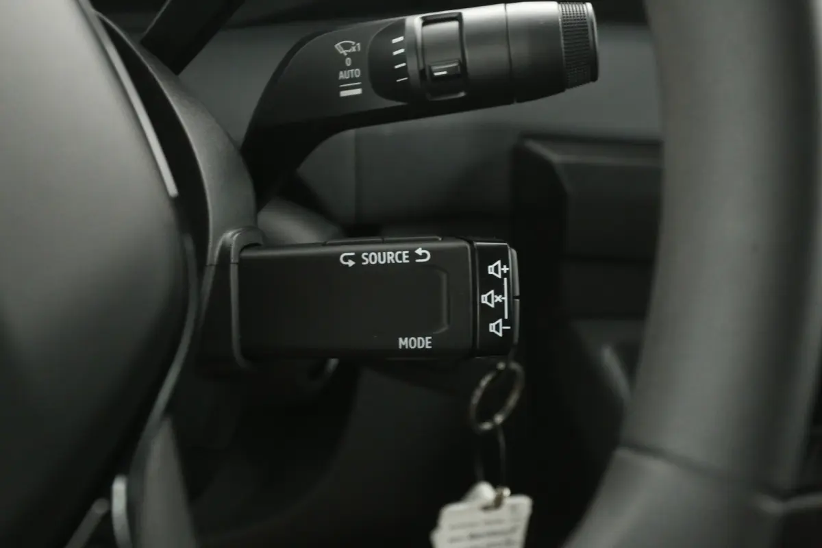 3,5t Long Range 87 kWh L2H2 | NIEUW | Snelladen | SOH 99% | Clima | Carplay | 2500kg Trekgew. | Virtual | Camera | 3 Zits | LED
