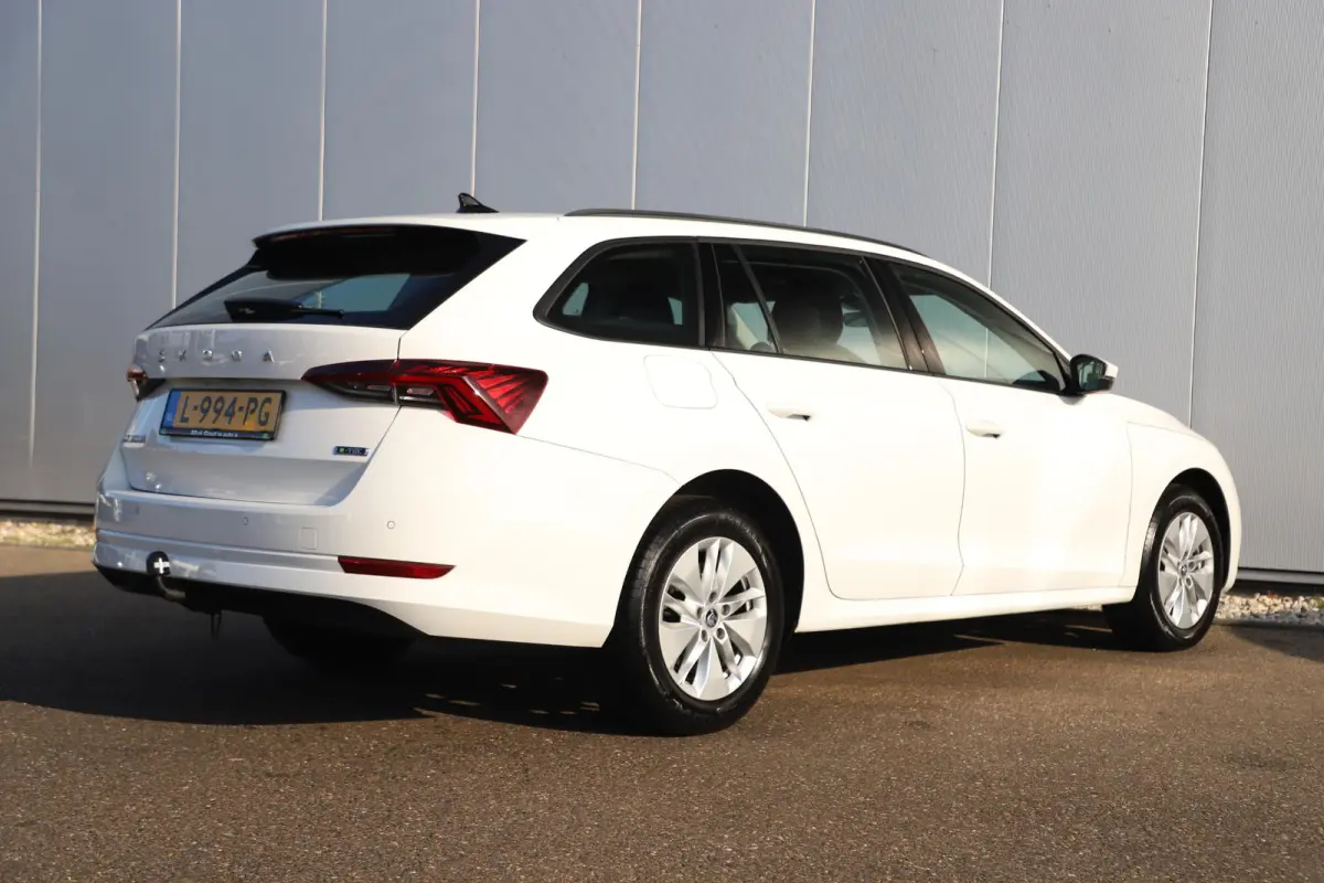 1.0 e-TSI Business Edition 110PK Automaat Trekhaak Navigatie Climate Cruise Control LMV Elektrische Achterklep