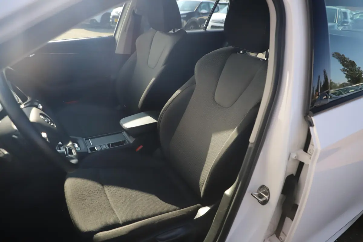 1.0 e-TSI Business Edition 110PK Automaat Trekhaak Navigatie Climate Cruise Control LMV Elektrische Achterklep
