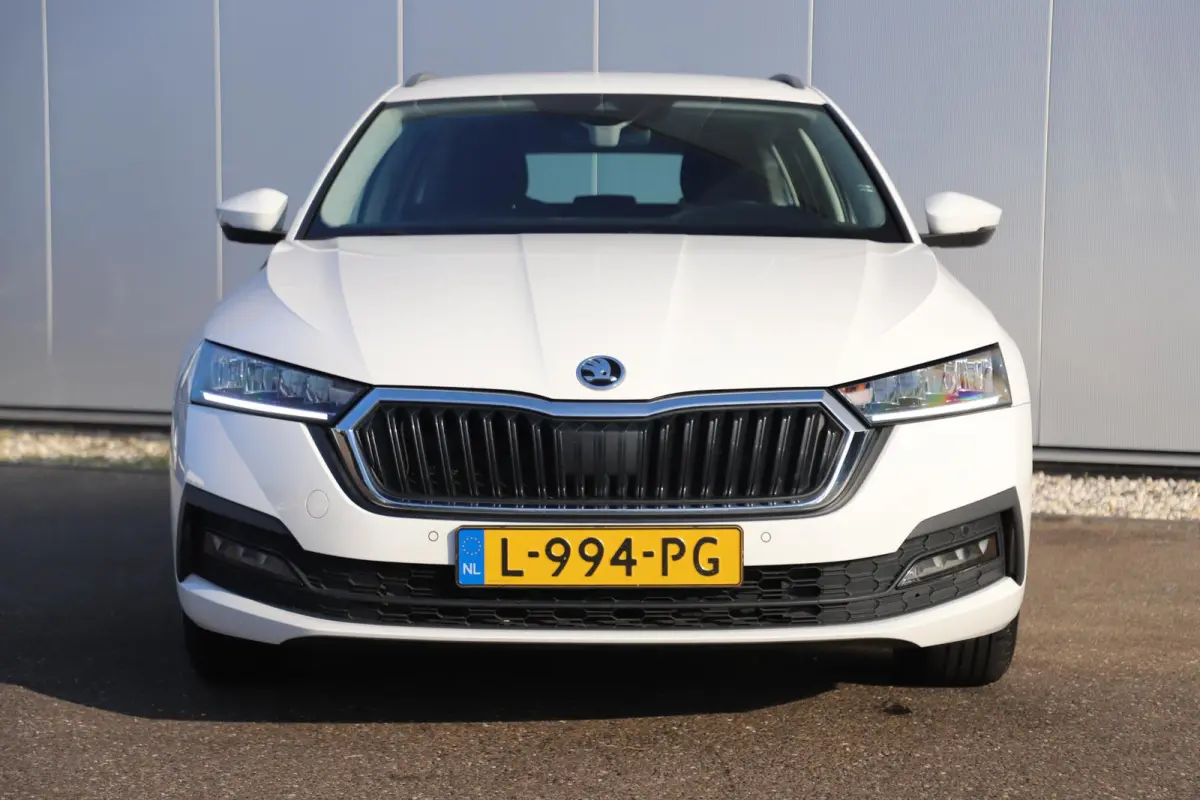 1.0 e-TSI Business Edition 110PK Automaat Trekhaak Navigatie Climate Cruise Control LMV Elektrische Achterklep