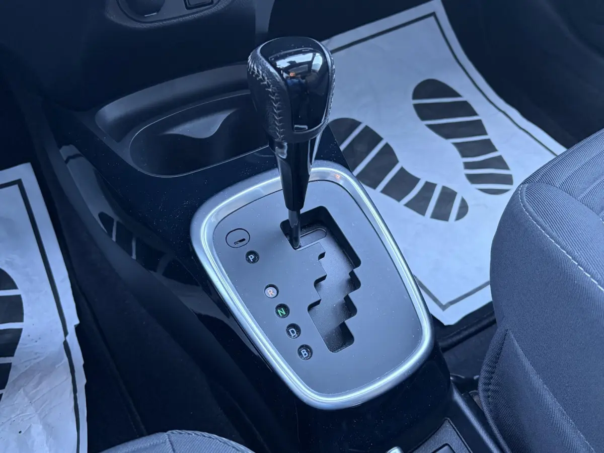 1.5 Hybrid Bi-Tone Plus | Climate | Cruise | Panoramadak | PDC | Achteruitrijcamera | Navigatie | Bomvolle auto! | Eerste Eigenaar!!!