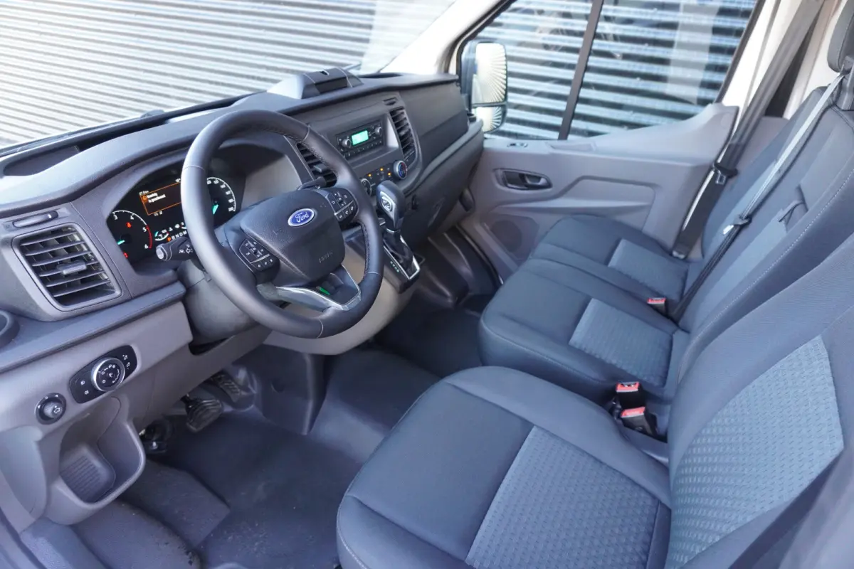 350 L3H2 130pk Automaat Cruise control Airco Parkeersensoren 3-Zits Laadruimte pakket
