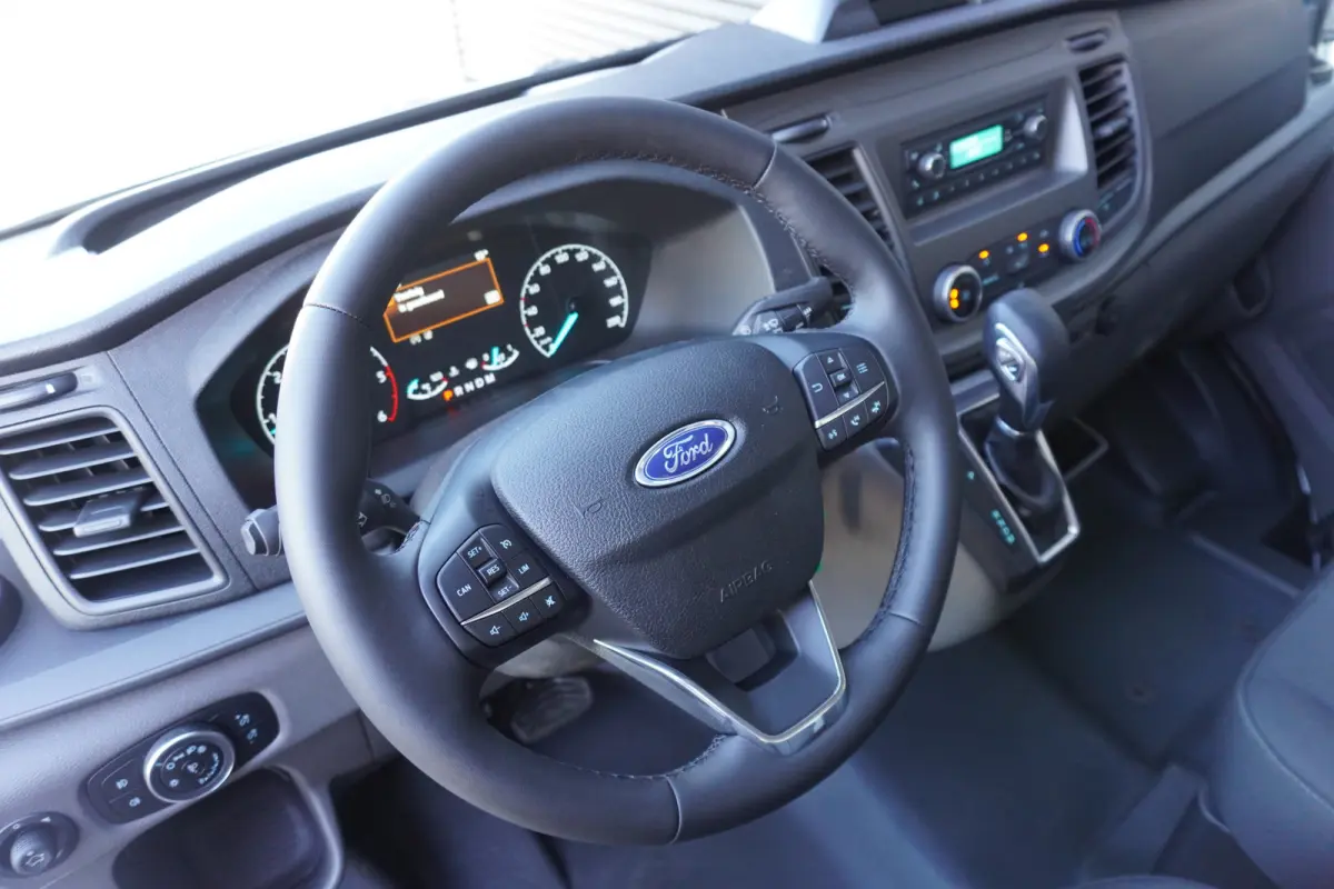 350 L3H2 130pk Automaat Cruise control Airco Parkeersensoren 3-Zits Laadruimte pakket